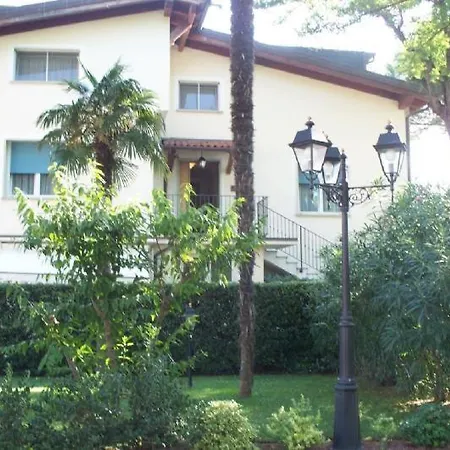 Hotel La Dépendance By Casa Bianca 4*